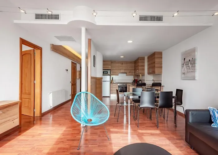 锡切斯里贝拉海滩公寓